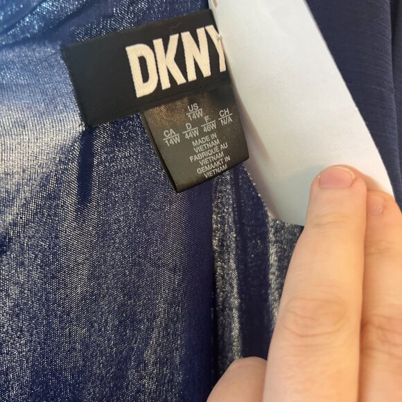 NWT Blue Flowy V-Neck Plus Size Dress - Picture 4 of 5